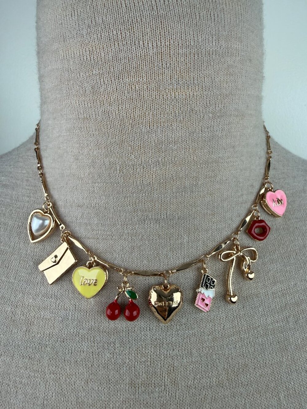 NWT American Eagle Gold Tone Valentine's Day Charm Necklace 16.5"